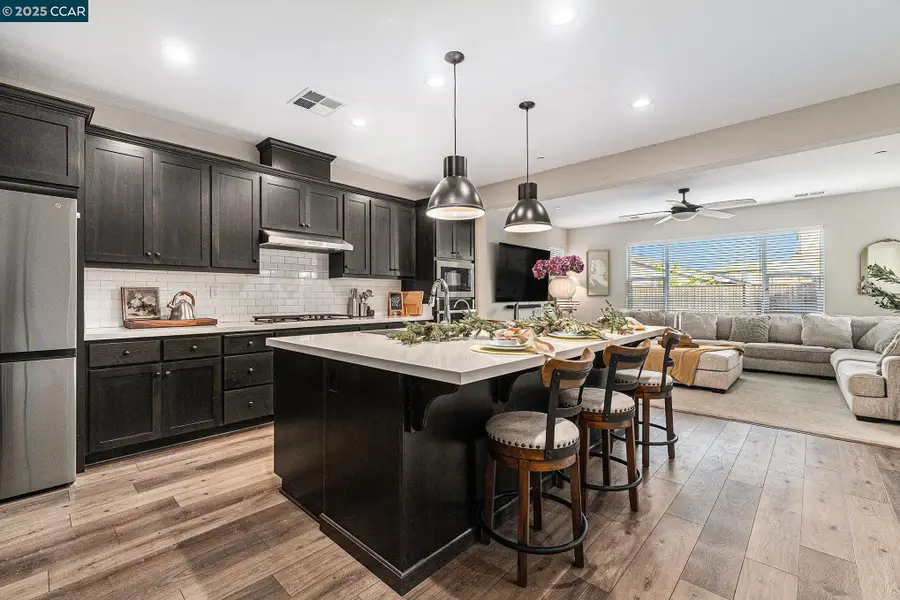 208 Littleton St, Oakley, CA 94561 - #2