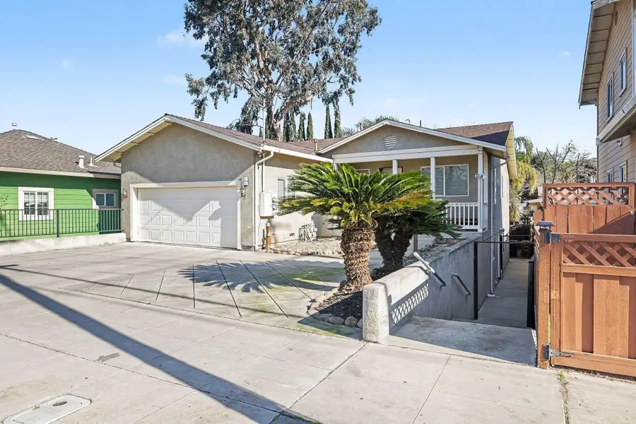 811 G St  #811 and 811 1/2, Antioch, CA 94509 - #3