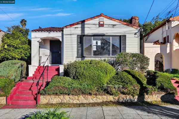 1711 Carleton St, BERKELEY, CA 94703