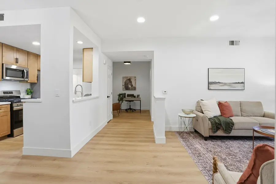 601 Arcadia Ter  #102, Sunnyvale, CA 94085 - Image #2