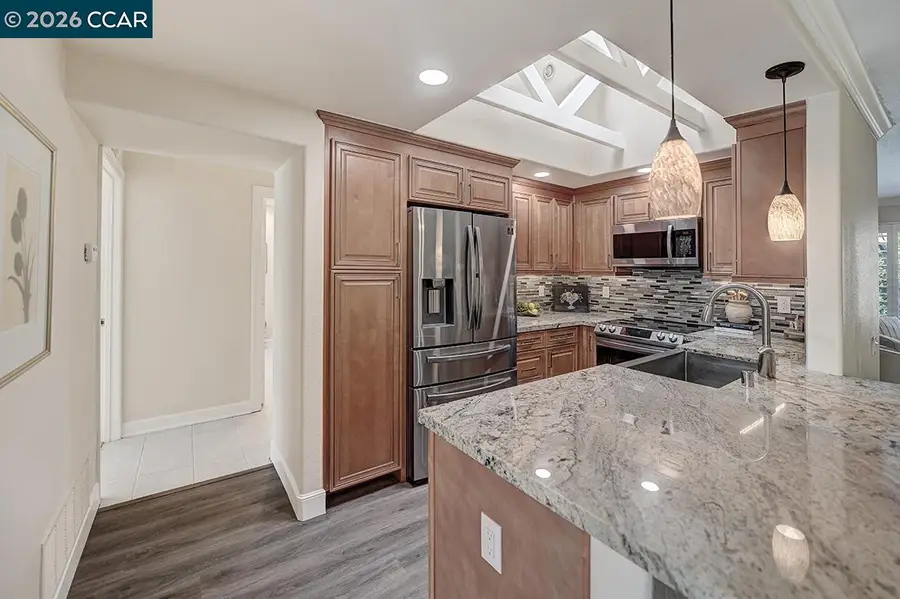 1100 Oakmont Dr  #3, Walnut Creek, CA 94595 - Image #2