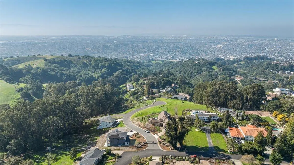 6 Turner Ct, Oakland, CA 94605 - Image #1