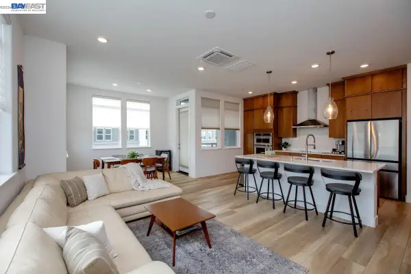 2885 Tradewind Dr, ALAMEDA, CA 94501