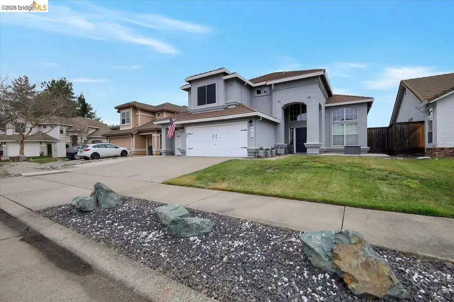 385 Farmington CIR, Roseville, CA 95678 - #2