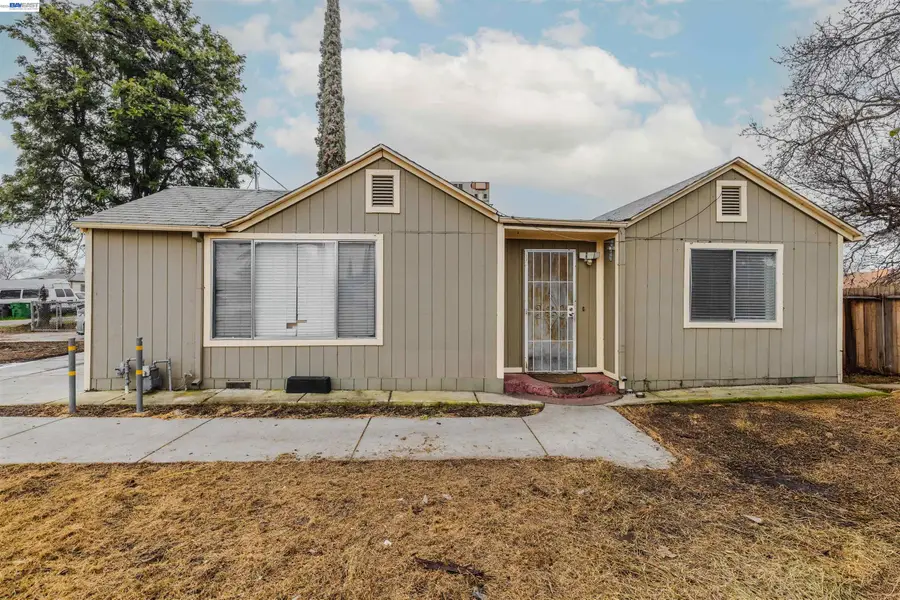 252 Clover Rd, Tracy, CA 95376 - #2