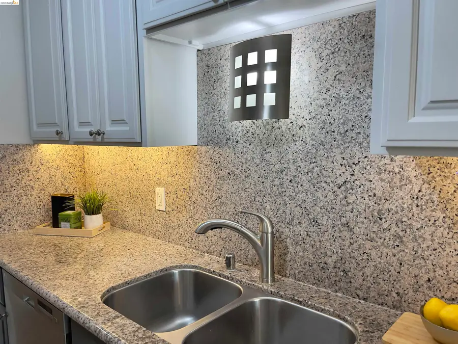 3750 Harrison  #103, Oakland, CA 94611 - #3