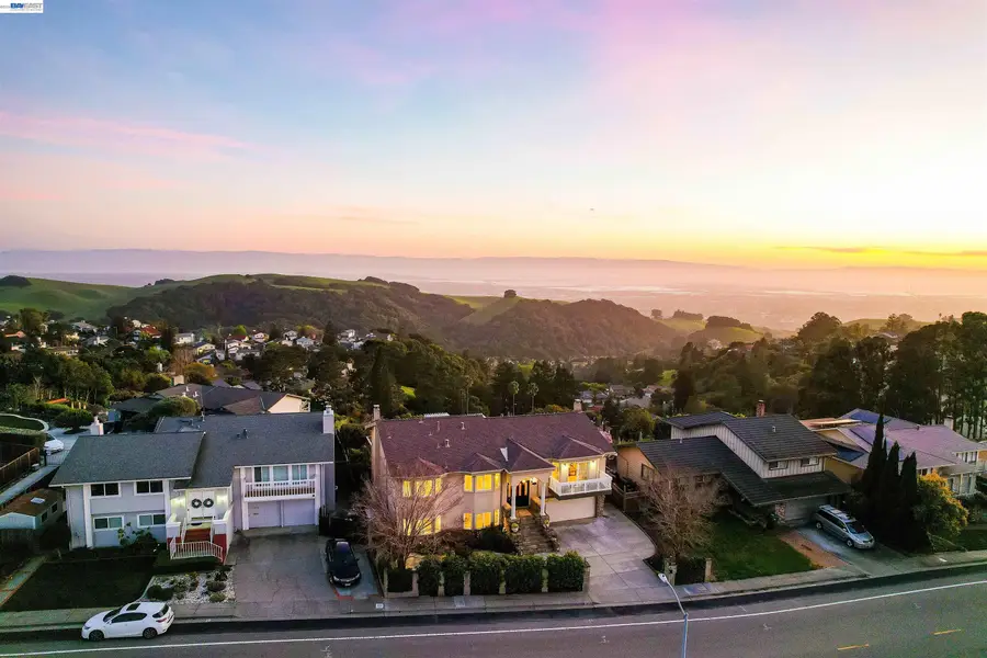 3499 La Mesa Dr, Hayward, CA 94542 - #2