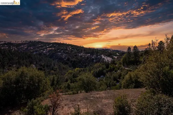 5776 Prospector Ln, MURPHYS, CA 95247