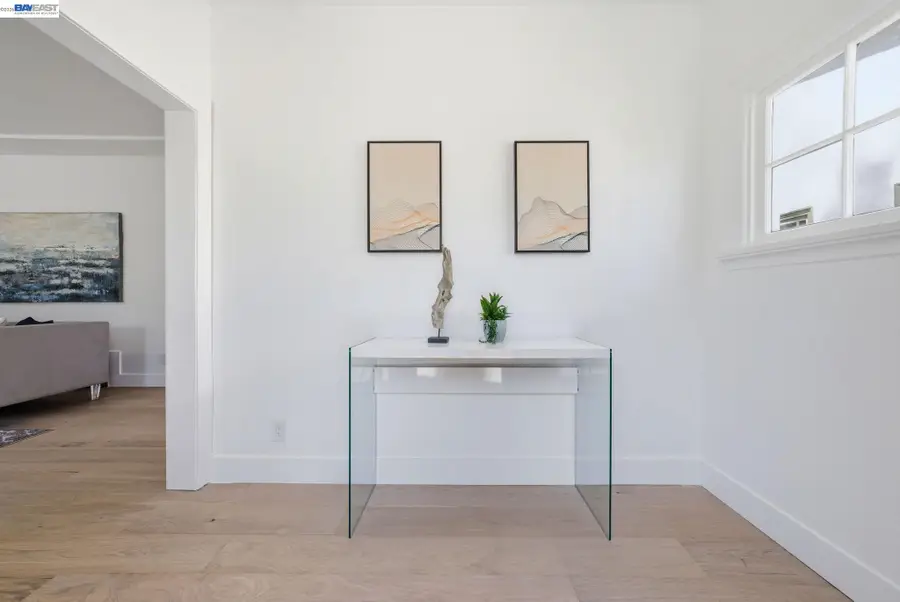 661 Brookwood Pl, Oakland, CA 94610 - #2
