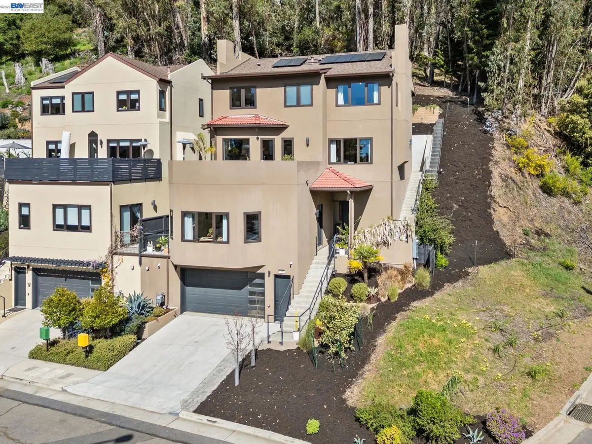 2588 Scout Rd, Oakland, CA 94611 - #1