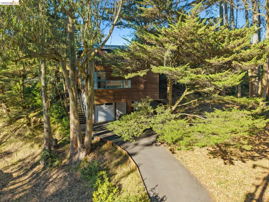 8210 Skyline Blvd, Oakland, CA 94611 - #3