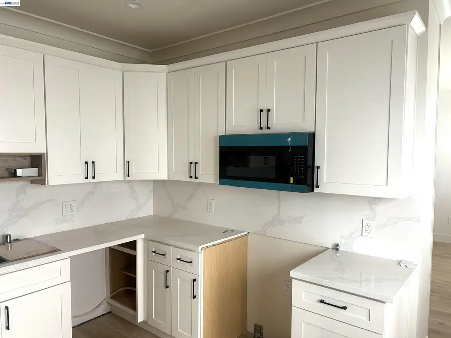 528 41St St, Oakland, CA 94609 - #2