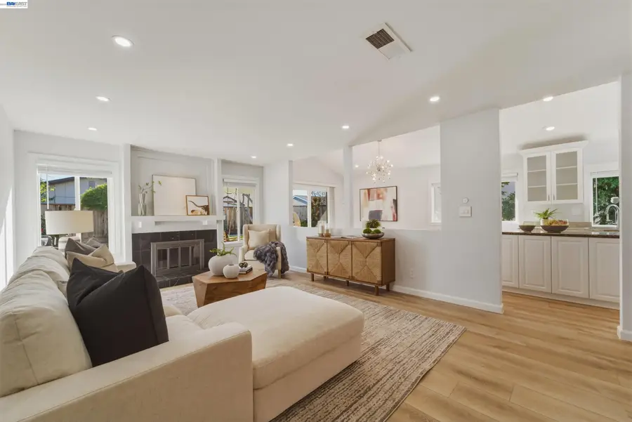 32471 Lake Ree St, Fremont, CA 94555 - #2