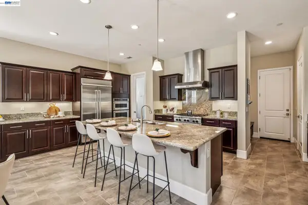 66 Adair Way, HAYWARD, CA 94542