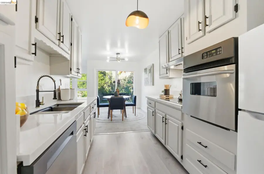 245 Montecito Ave  #203, Oakland, CA 94610 - #3