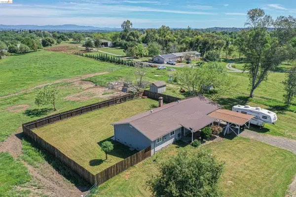 10458 Southworth Rd, WALLACE, CA 95254
