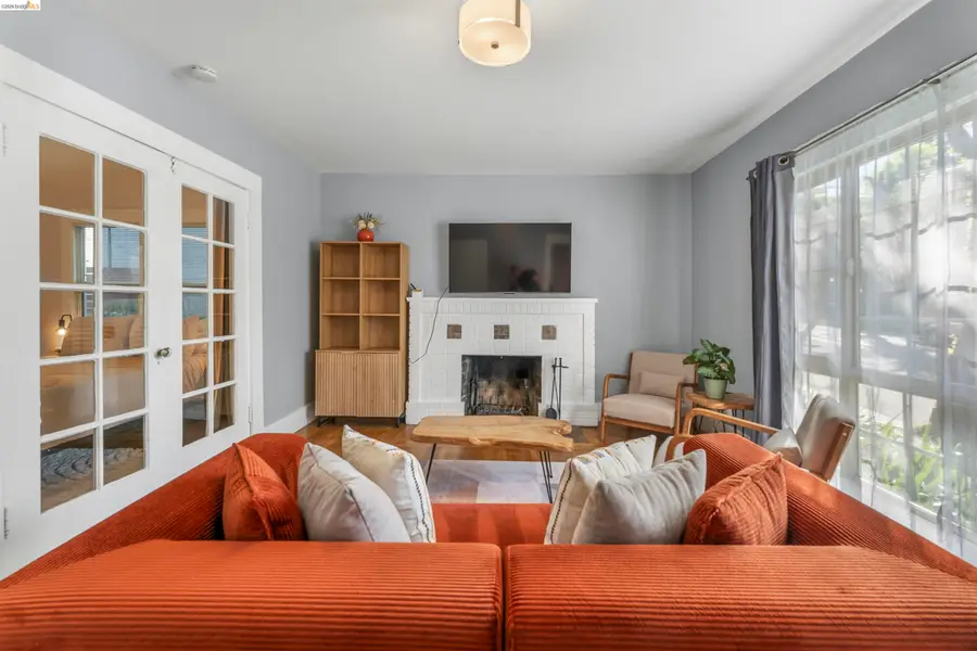 2421 Hilgard Ave, Berkeley, CA 94709 - #3