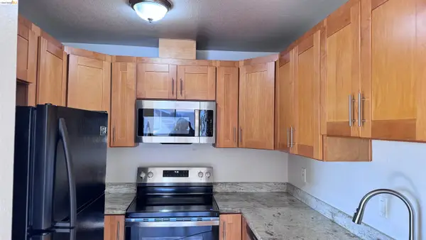 23 Raintree Court  #15, HAYWARD, CA 94544