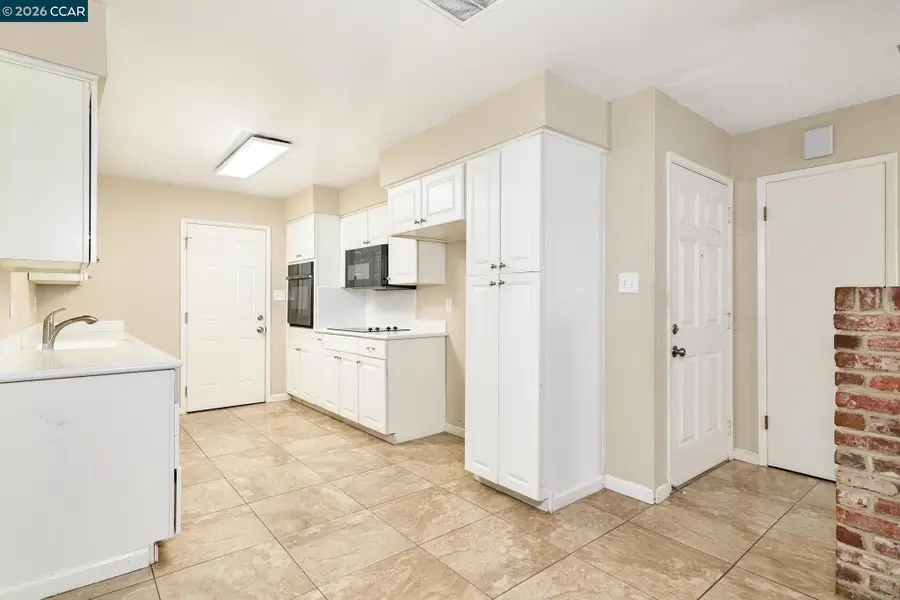 7016 Uranus Pkwy, Sacramento, CA 95823 - #3