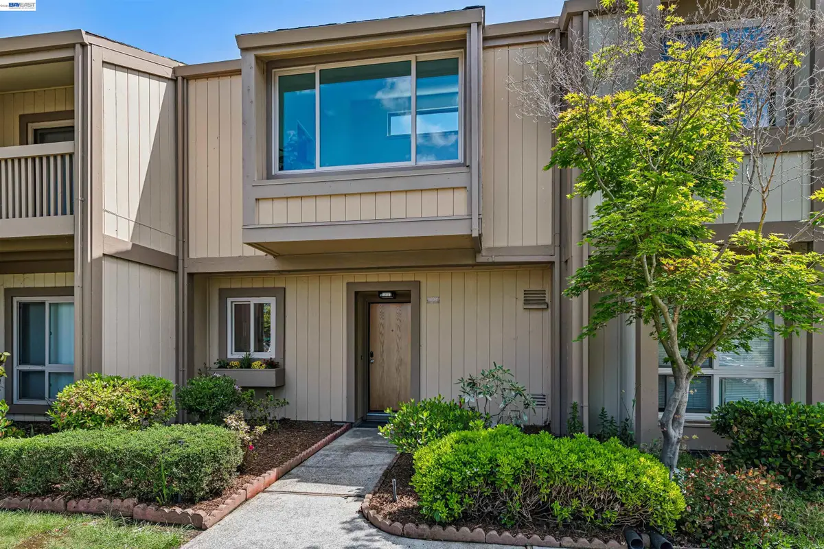 1104 Island Dr, Alameda, CA 94502 - #1