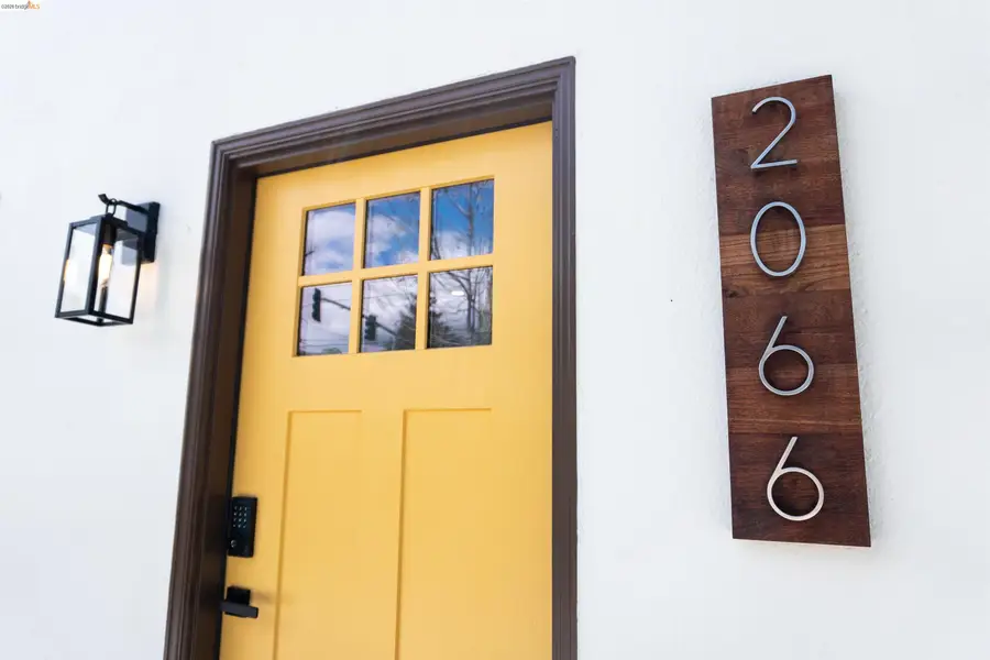 2066 Encinal Ave, Alameda, CA 94501 - #2