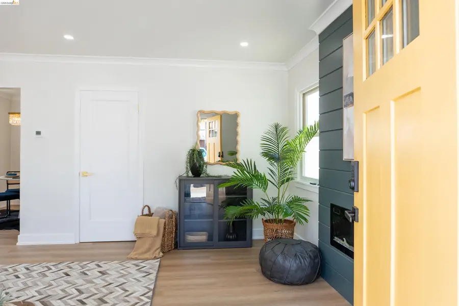2066 Encinal Ave, Alameda, CA 94501 - #3