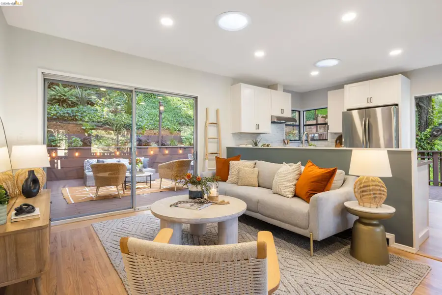 6211 Valley View Rd, Oakland, CA 94611 - #3