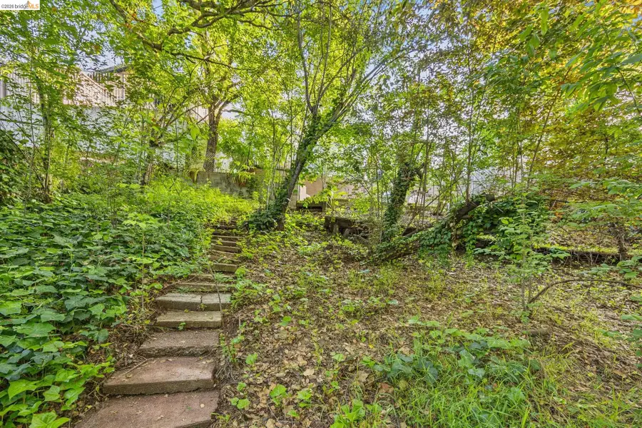 6301 Hillmont Drive, Oakland, CA 94605 - #2