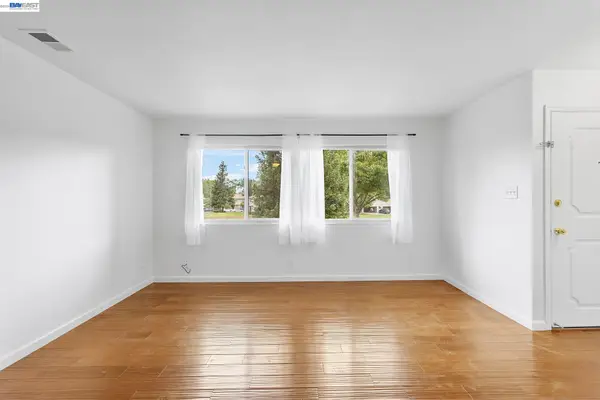 1044 Mohr Ln  #D, CONCORD, CA 94518