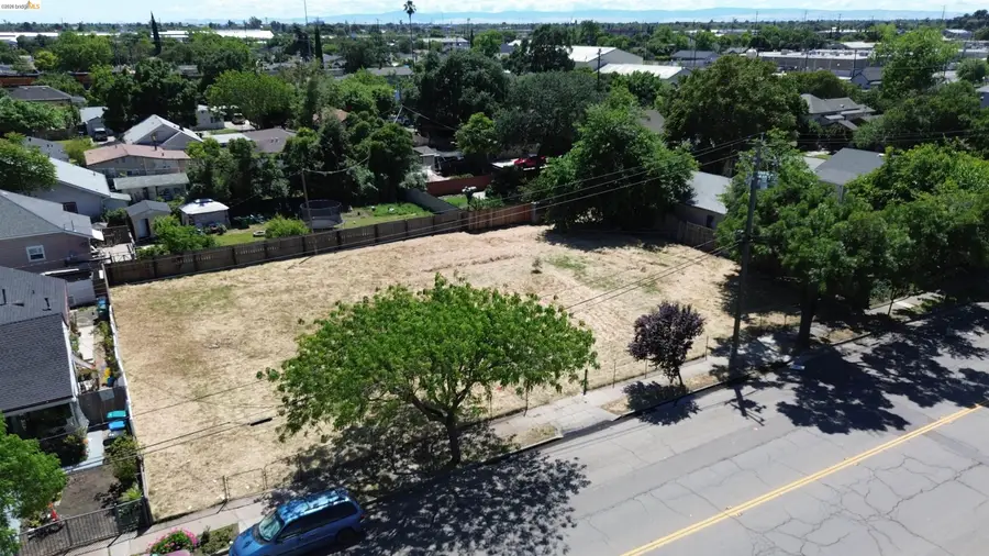 1640 Hazelton Ave, Stockton, CA 95205 - #2
