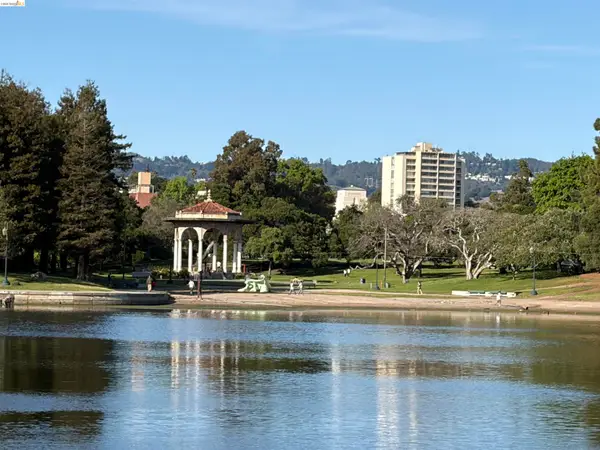 151 Lakeside Dr.  #110, OAKLAND, CA 94612