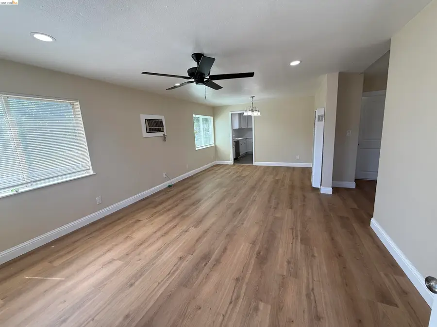 2353 Robindale Ave, Stockton, CA 95205 - #2