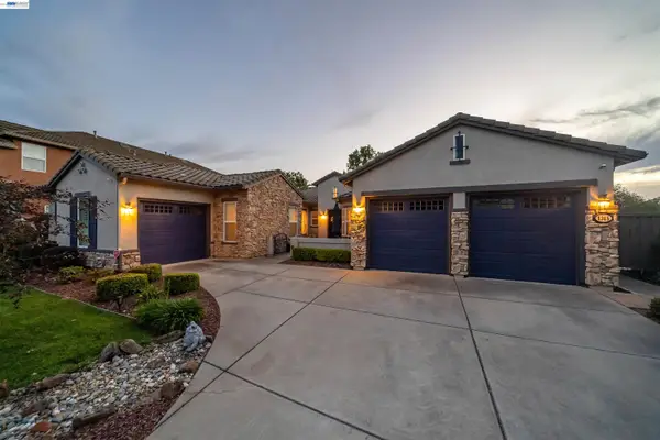 9385 Pinehurst Dr, ROSEVILLE, CA 95747