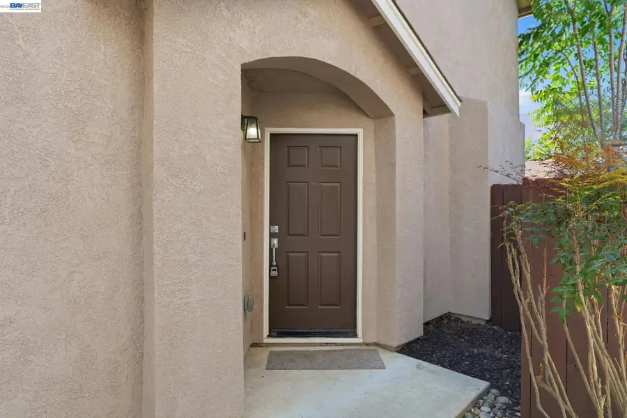 419 Pioneer Ave, Manteca, CA 95336 - #3