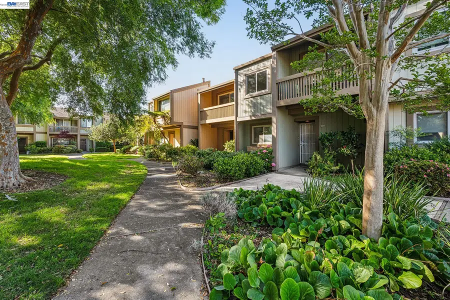 3227 Santa Cruz Ln, Alameda, CA 94502 - #2