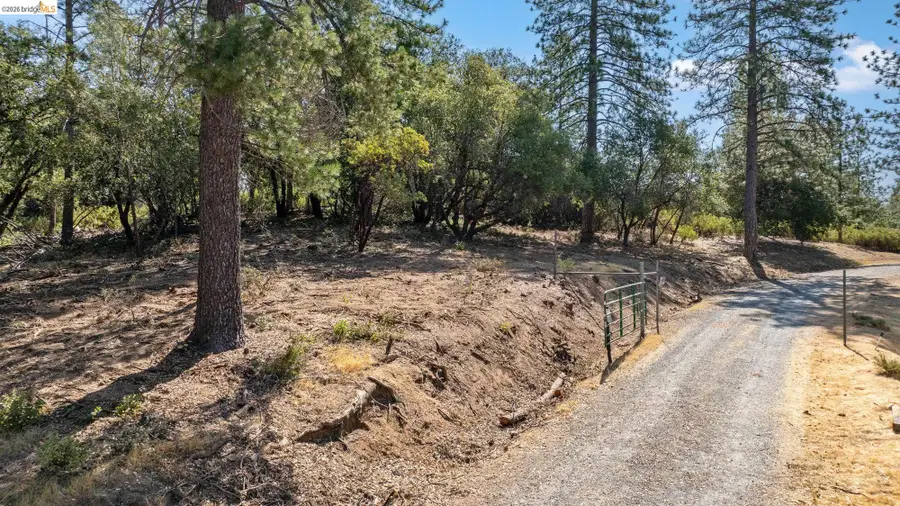 18465 Harper Road, Groveland, CA 95321 - #2