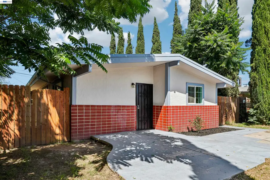 3909 Dry Creek Rd, Sacramento, CA 95838 - #3