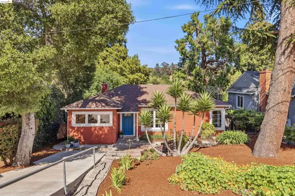 8108 Greenly Dr, OAKLAND, CA 94605