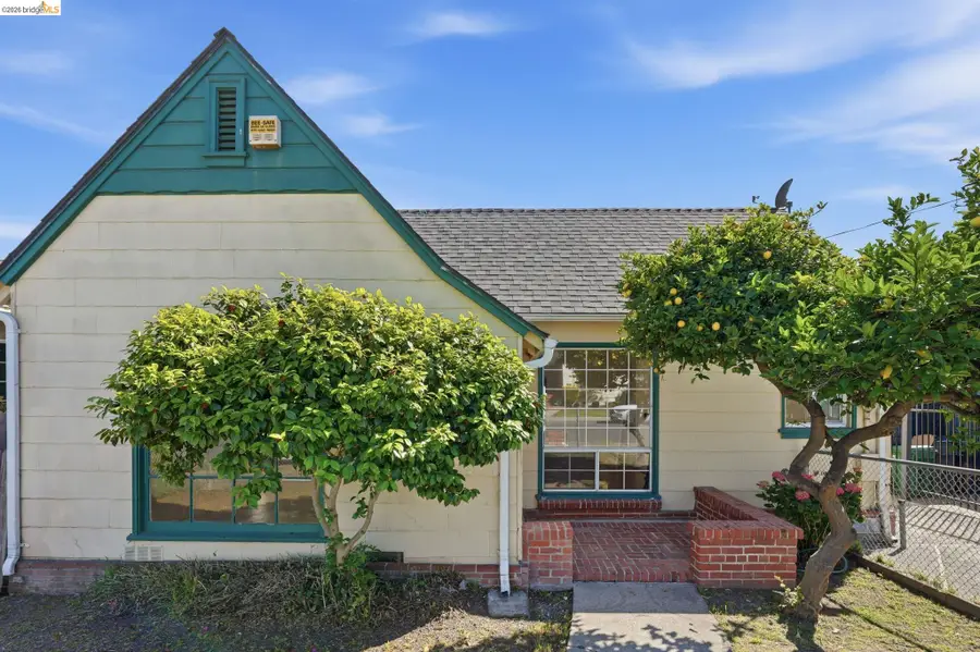 5465 Holland St, Oakland, CA 94601 - #2