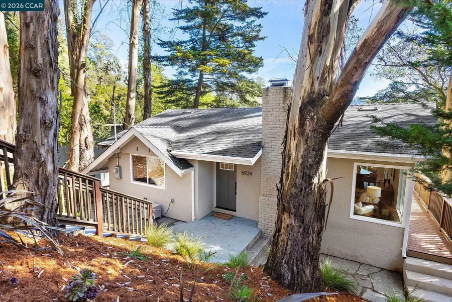 5924 Balboa Dr, Oakland, CA 94611 - #3