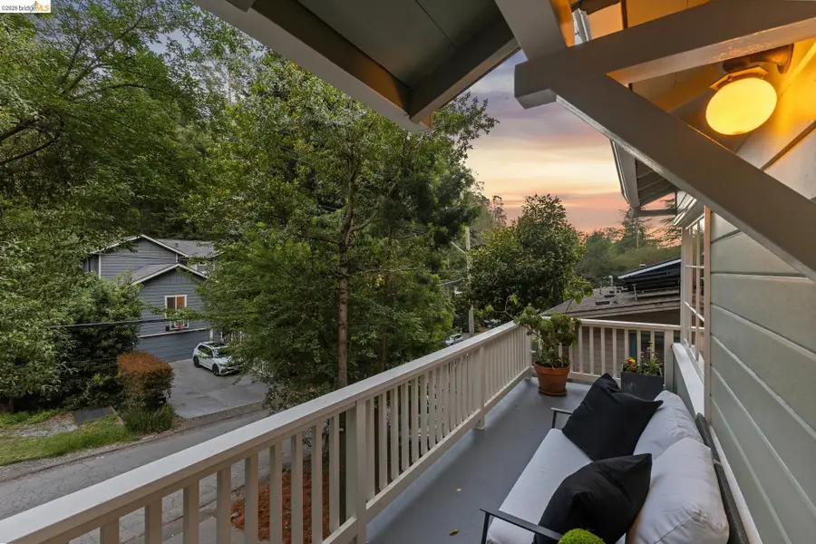 6465 Pinehaven Rd, Oakland, CA 94611 - #2