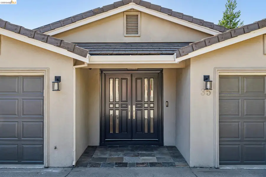 35 Bay Forest Ct, Oakland, CA 94611 - #3