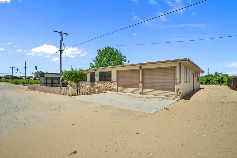 944 Sherman Ln, Oakley, CA 94561 - #2