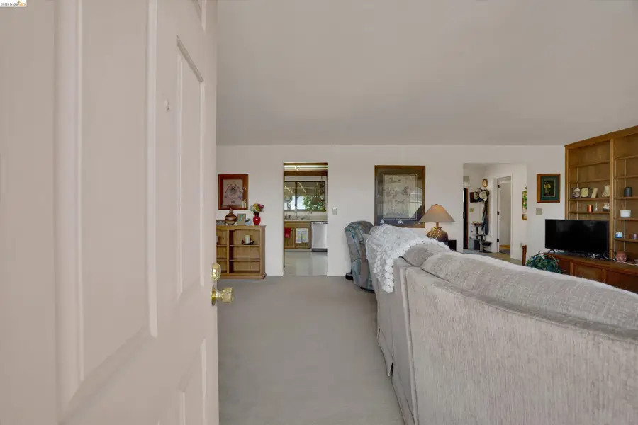 944 Sherman Ln, Oakley, CA 94561 - #3