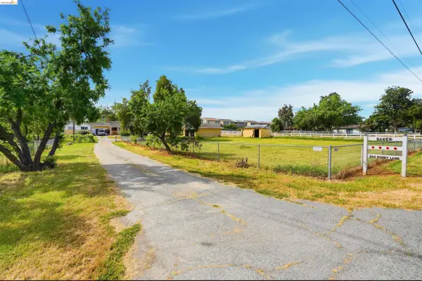 209 Honey Ln, OAKLEY, CA 94561