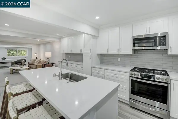 1124 Singingwood Ct  #5, WALNUT CREEK, CA 94595