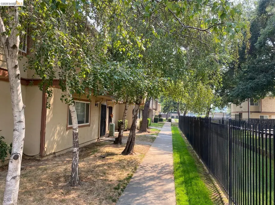 716 Northfield Dr  #C, Sacramento, CA 95833 - #2