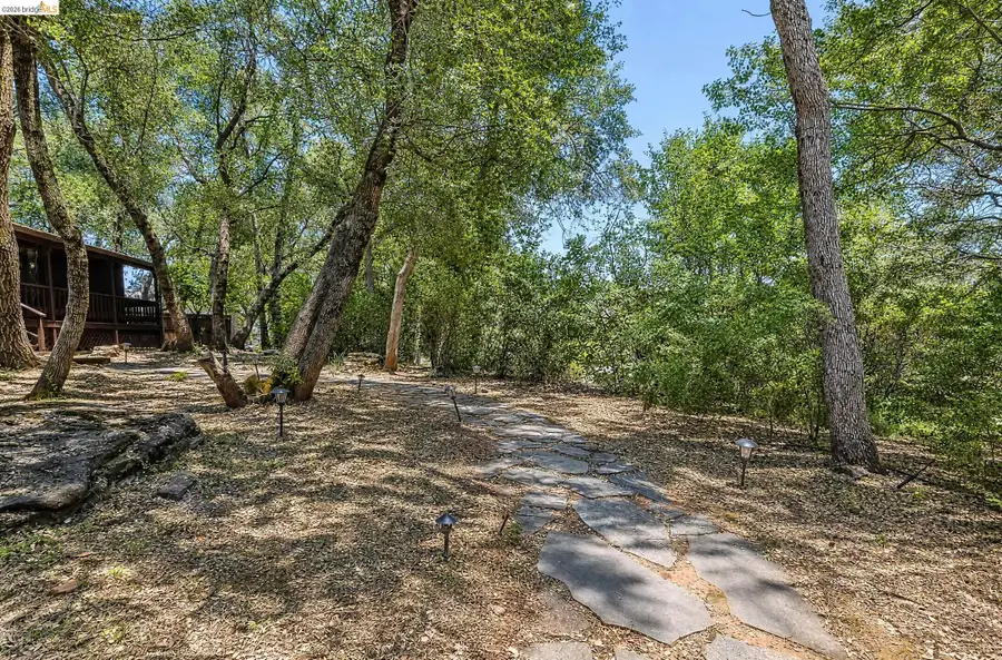 136 Corte Del Encino, Sonora, CA 95370 - #3