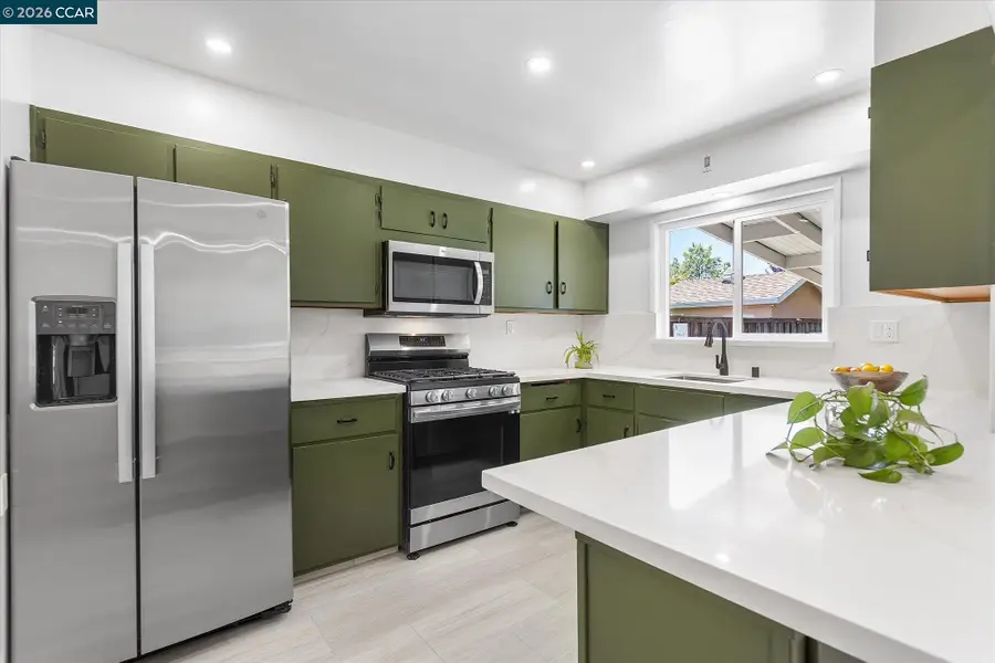 17381 Via La Jolla, San Lorenzo, CA 94580 - #3