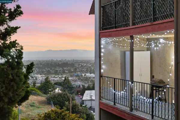 2500 Miramar Ave  #201, CASTRO VALLEY, CA 94546